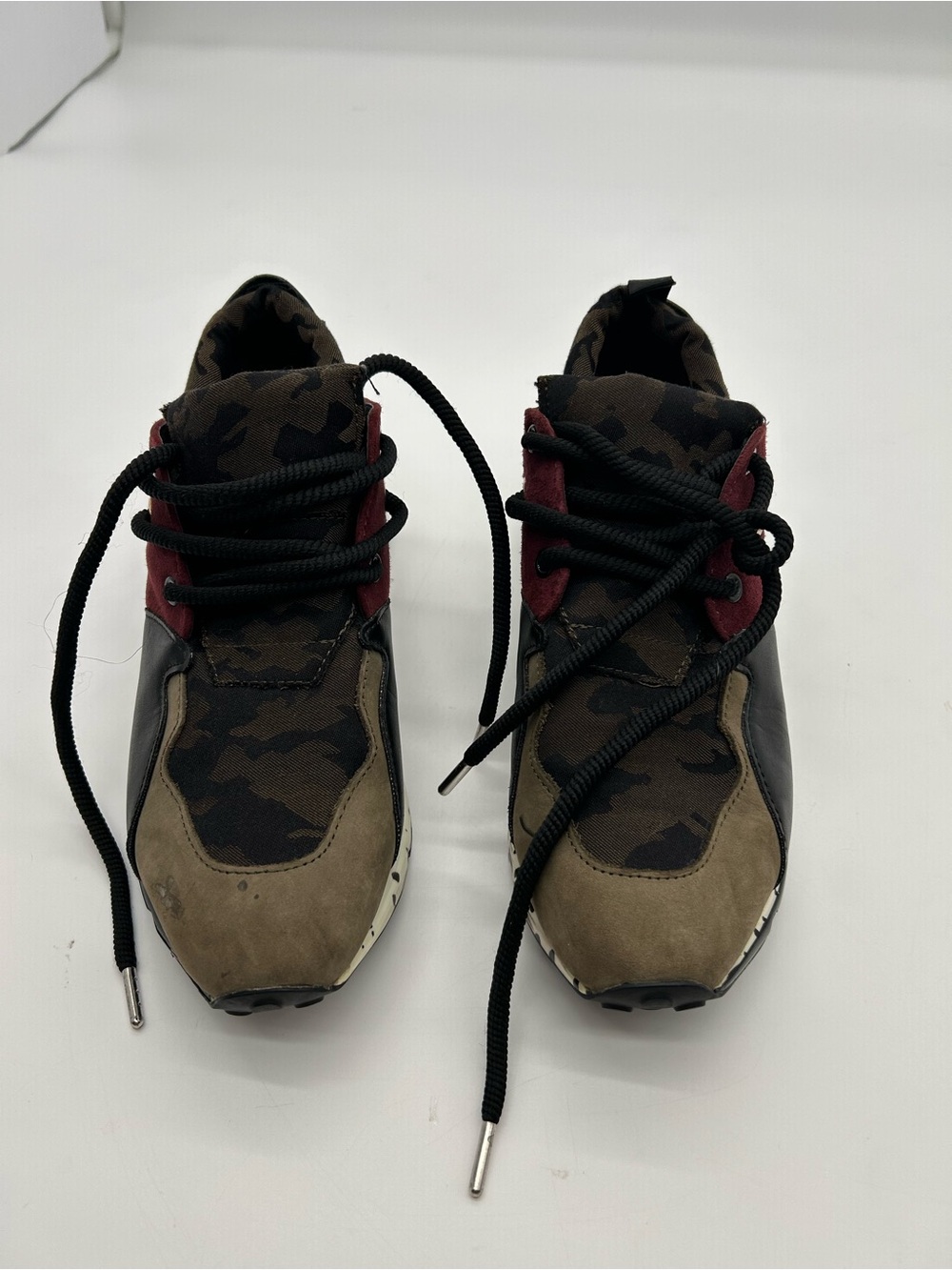 Steve Madden Women’s Cliff Sneakers Olive Multi Camo size 7